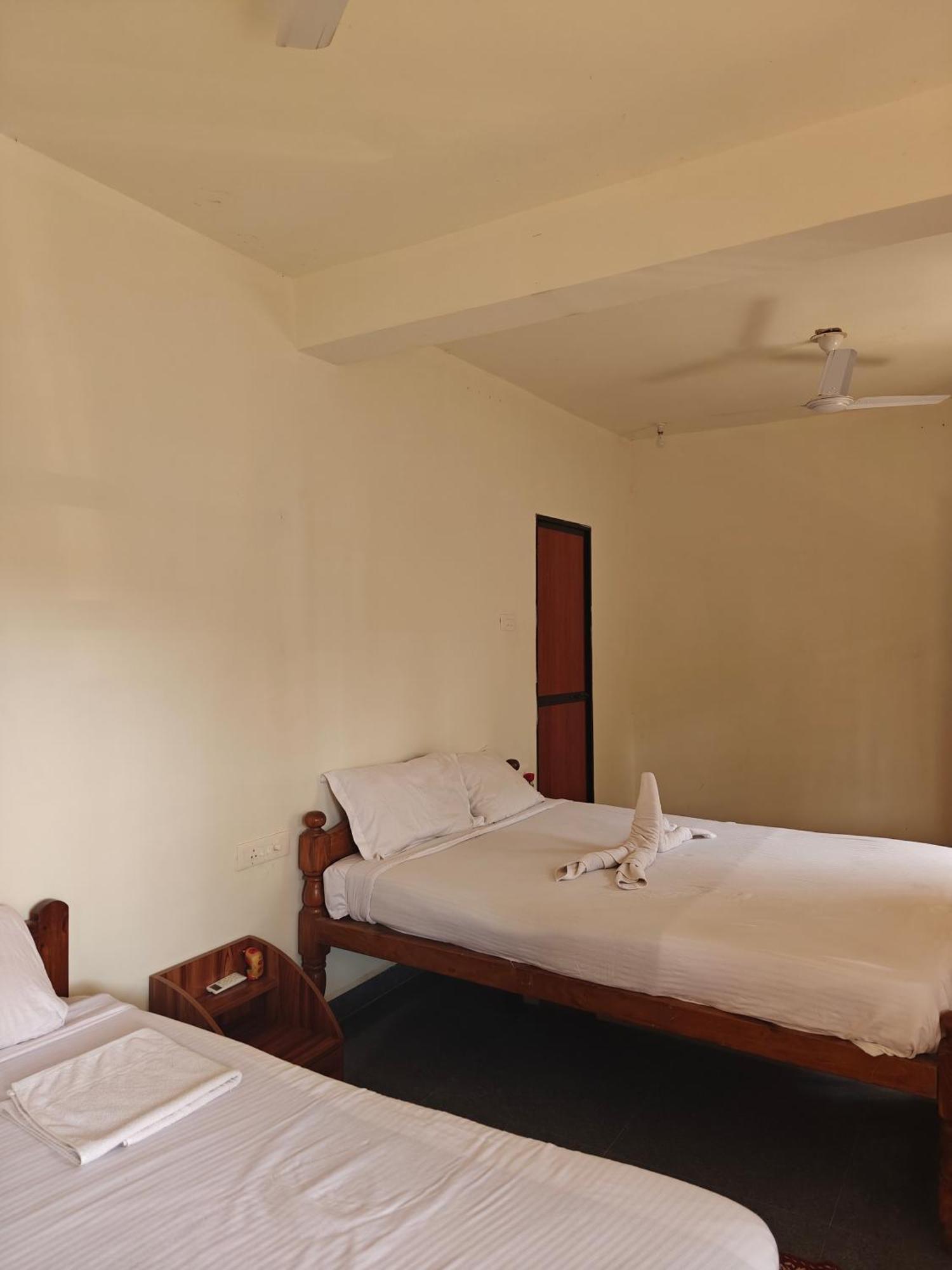 Guest House Rococo Pelton Palolem Beach คานาโคนา ภายนอก รูปภาพ